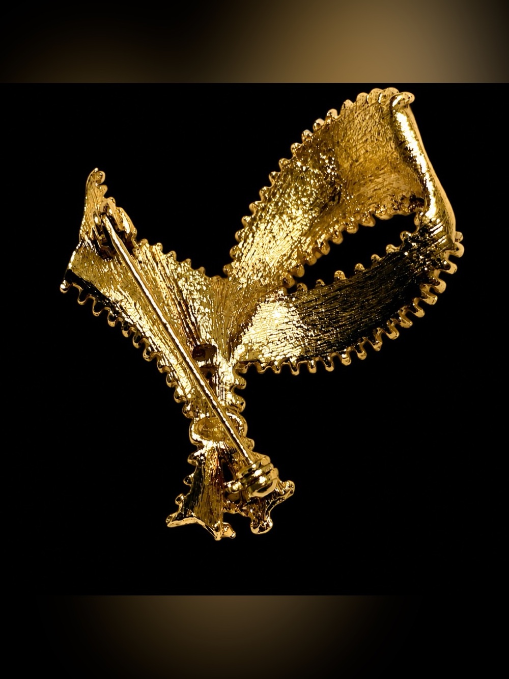 Ribbon Bow Brooch 1970s Gold Tone Brooch Unstamped Vintage - Picture 4 of 4